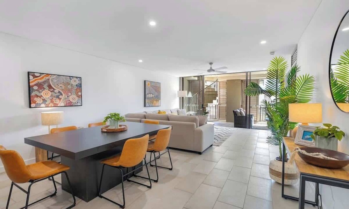 Palm Cove Apartment | Tropical Escape—Coastal Daydreams with Rooftop Spa