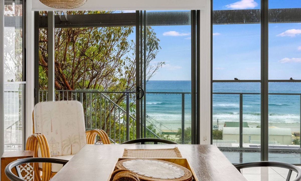 Tugun House | Tugun Hideaway - Pet Friendly Family Beach House - Min. 3 Night Stays!