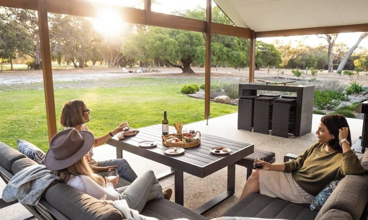Margaret River House | Turf and Surf a Secluded Haven between Beach and Town