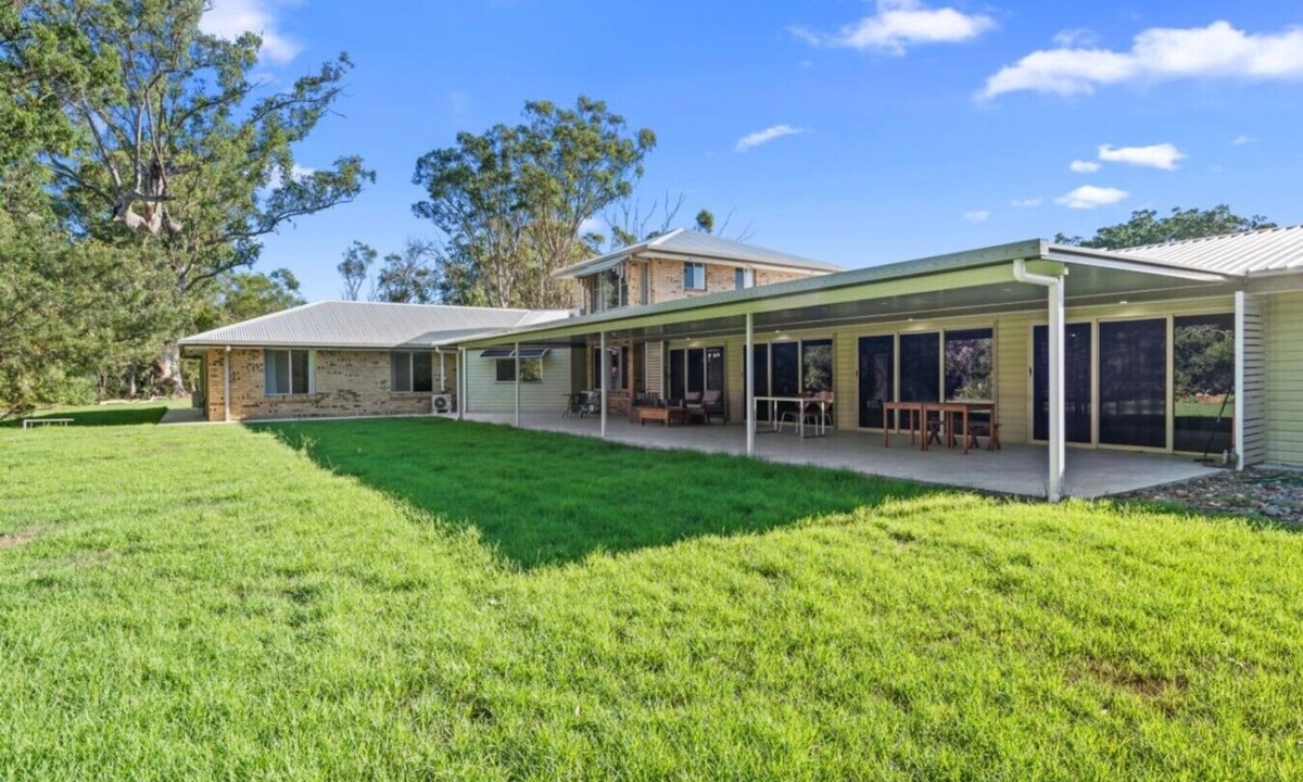 Capalaba House | Ultimate 5BR Luxury Estate Family & Group Haven