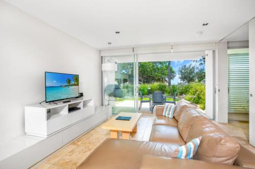Rainbow Beach House | Unit 8 Plantation Resort Rainbow Beach