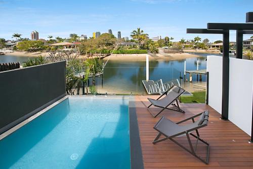 Broadbeach Waters House | Urban Oasis