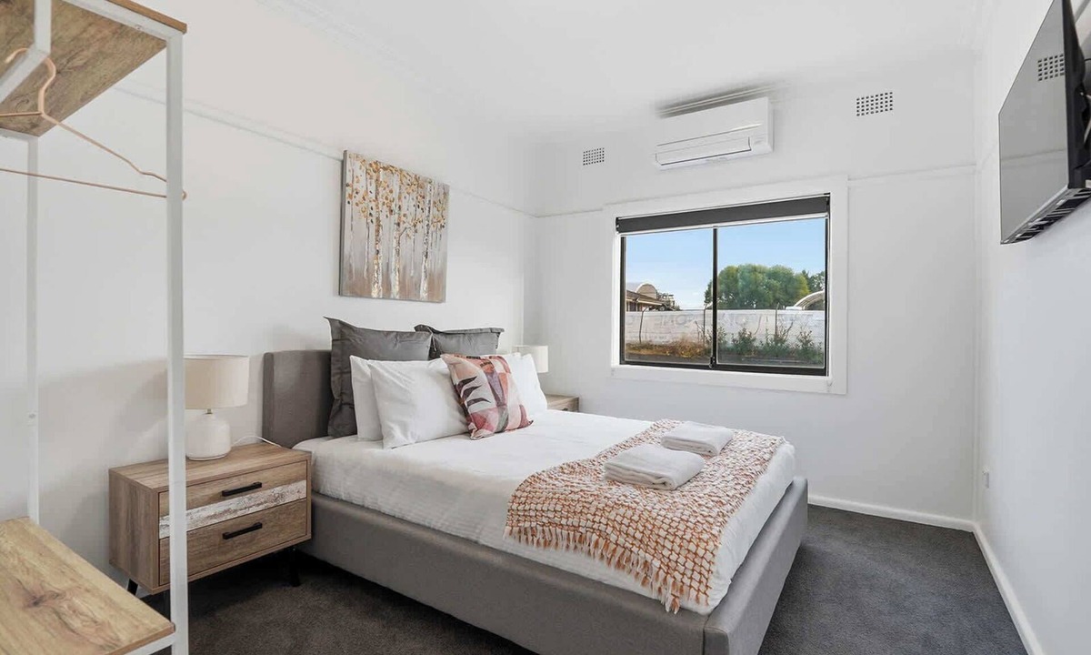 Perthville Apartment | Vale Road Studio One | 5 Mins to CBD