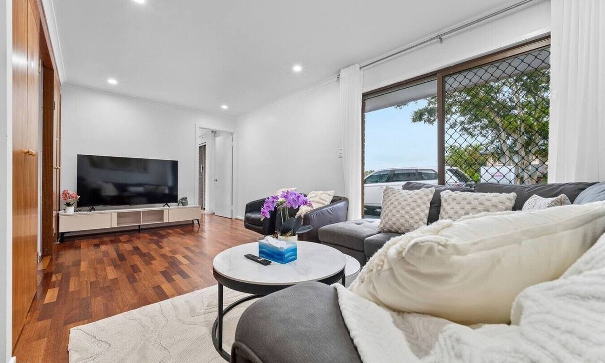 Sunnybank Hills House | Value Family-Friendly Stay | Near Shops & Dining