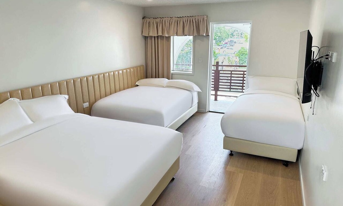 Long Jetty Hotel | Venus Resort