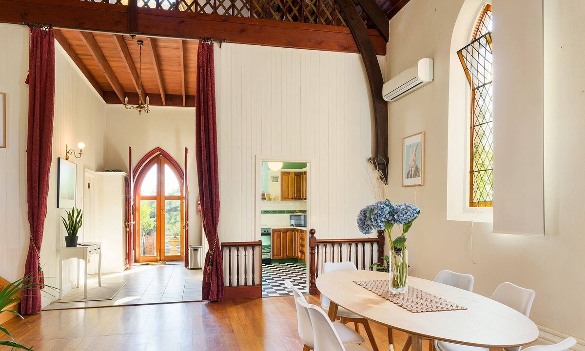 Guildford Bed & Breakfast | Villa Nova B&B Retreat : WINTER GET AWAY - WOOD fire inside and out🔥