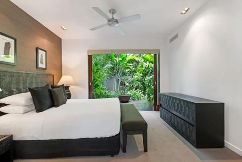 Port Douglas Villa | Villa Omaroo - Tropical Luxury Redefined
