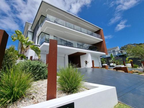 Nelson Bay House | Vue Two - Nelson Bay Waterfront Luxury