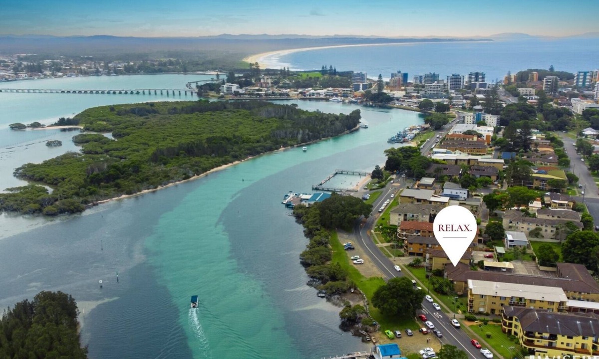 Forster Apartment | Wallis View 3 - Short stroll to beaches and restaurants
