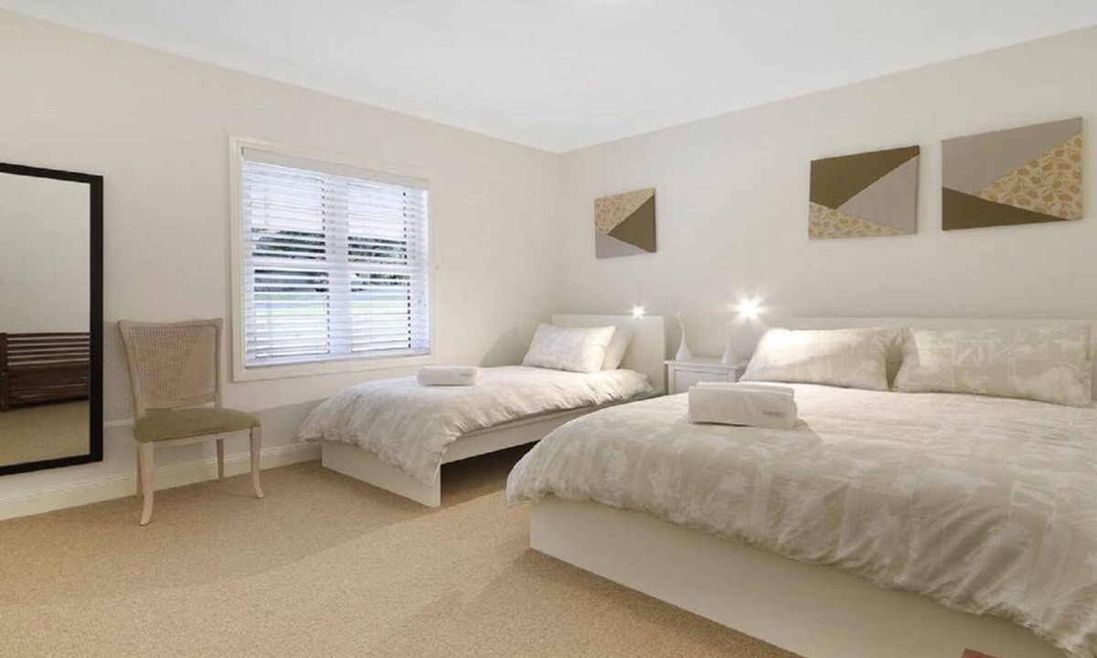 Bundanoon House | Warm, pet friendly home on large block