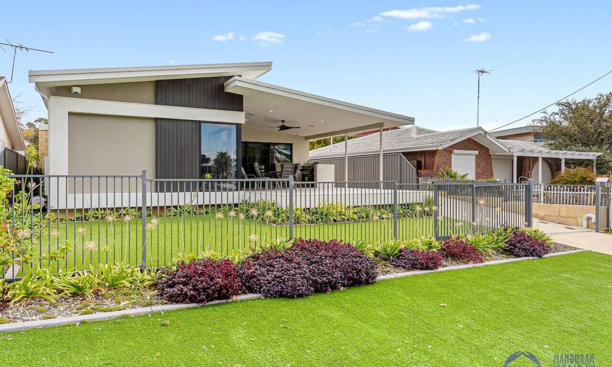 Halls Head House | Water Lovers Haven in Mandurah
