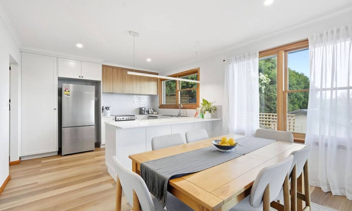 Sandy Bay Villa | Water Views & Style by the Bay