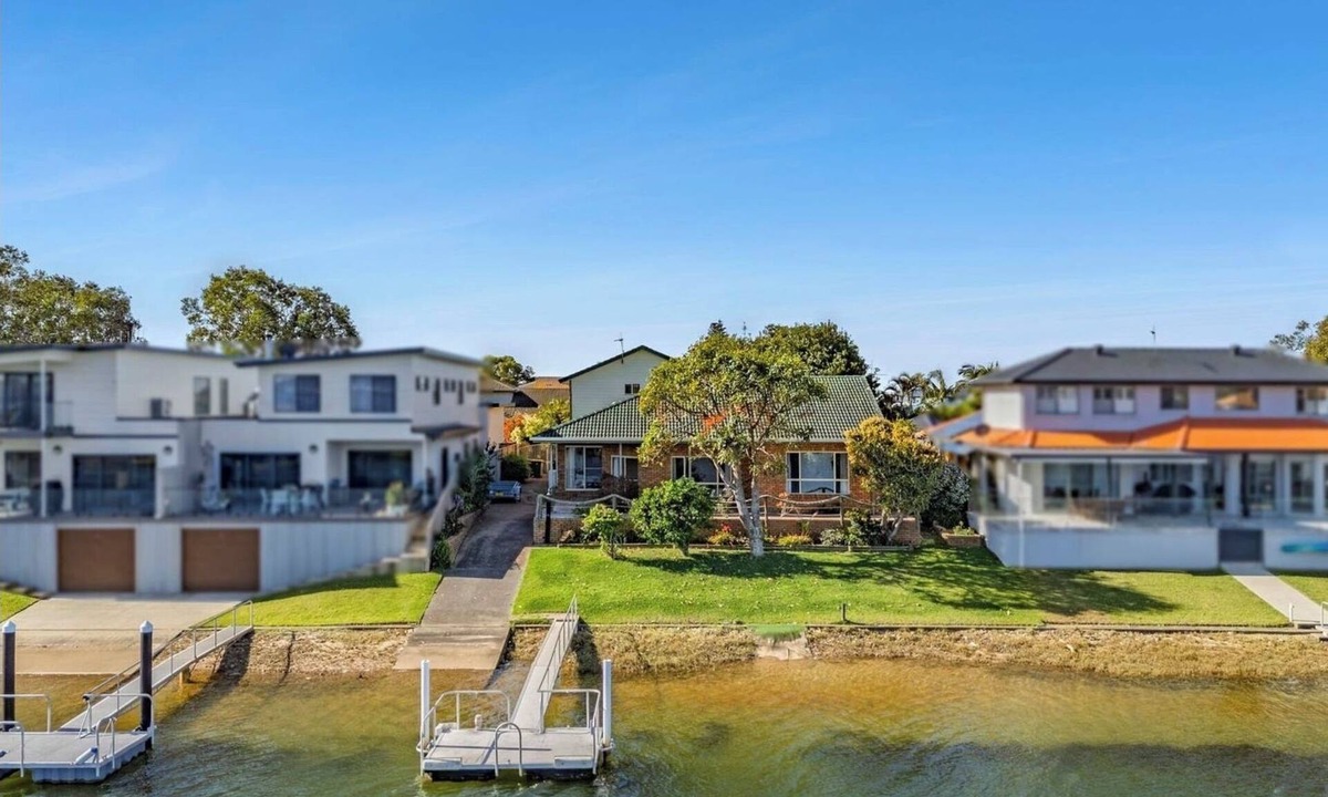 Port Macquarie House | Waterfront Escape in Port Macquarie