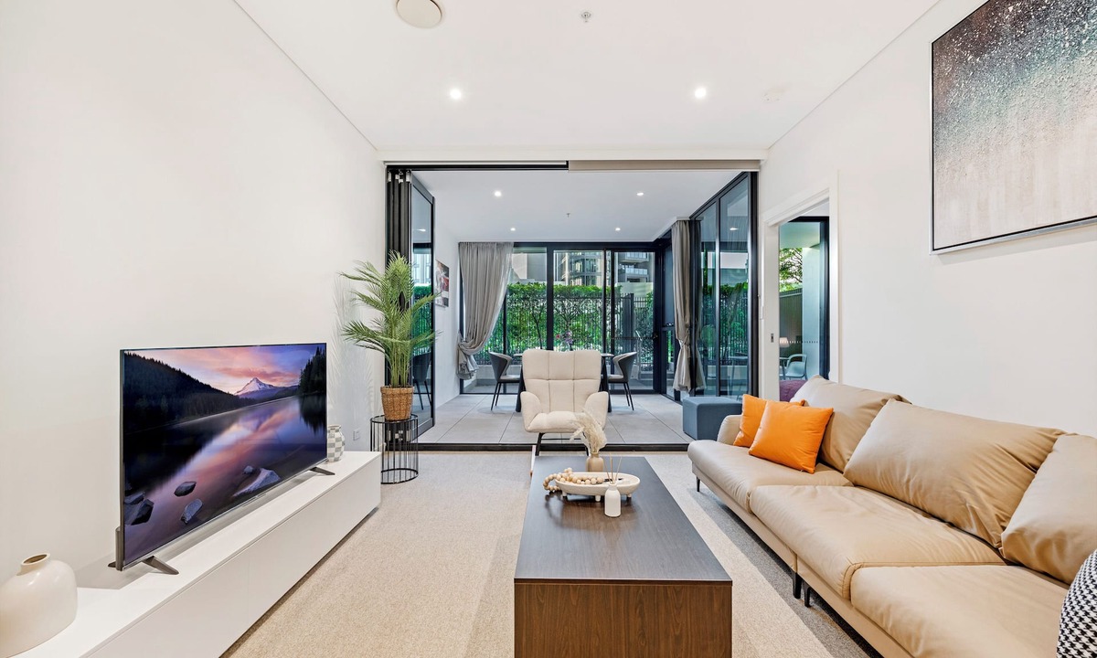 Wentworth Point Apartment | Waterfront Luxury 2B2B with Views