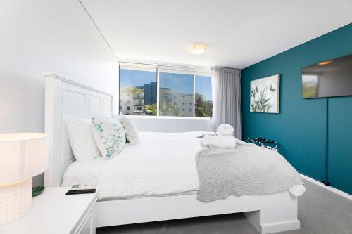 Forster Apartment | Waterline 302