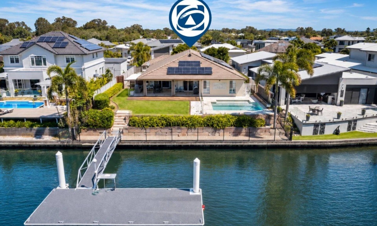Banksia Beach House | Waters Edge, TOP NOTCH
