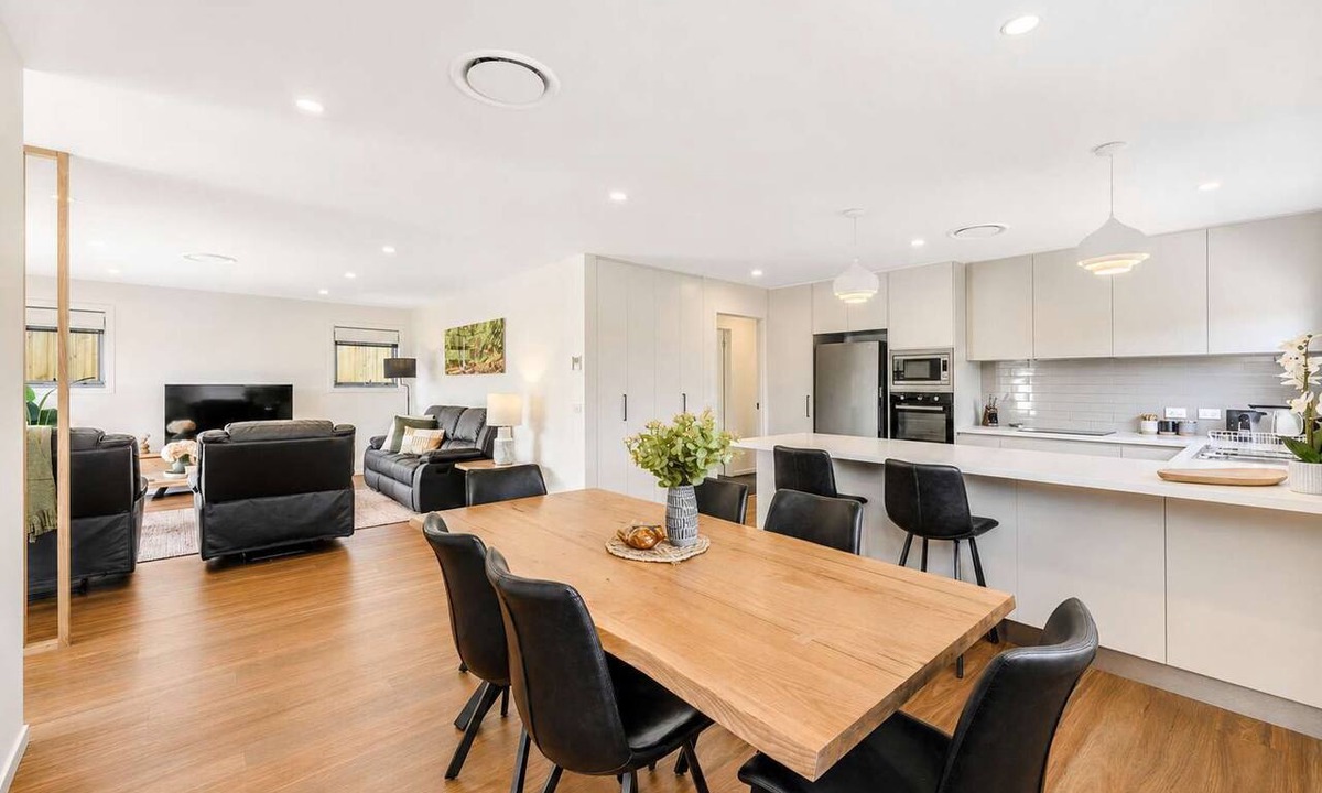 Warrane Villa | Wattle Villa | 2BR, 2BA | CBD & Airport Nearby