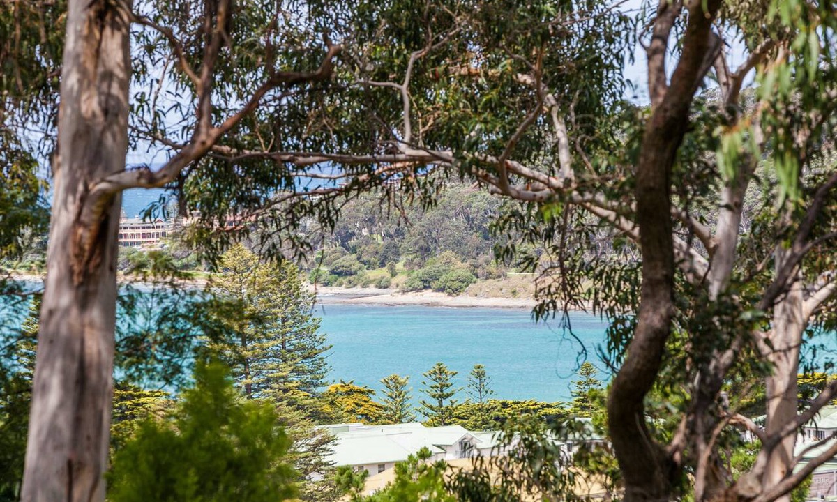 Lorne House | Waverley Retreat