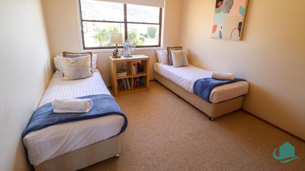 Caves Beach House | Waves at Caves