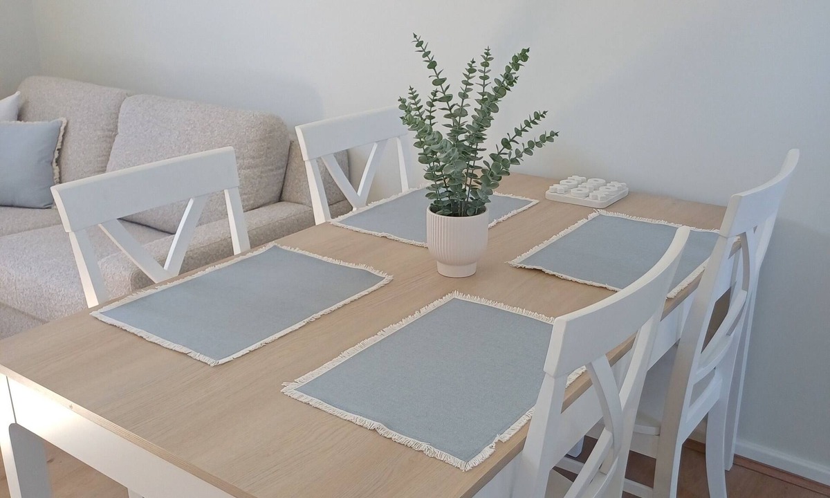 Mindarie House | Welcome to your perfect coastal escape in the heart of Mindarie.