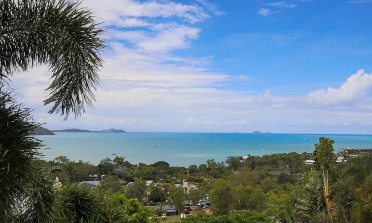 Cannonvale Apartment | Welcoming Apartment w/ AC + Pool