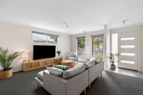 Geelong West House | West Addis I Longer Stays Welcome