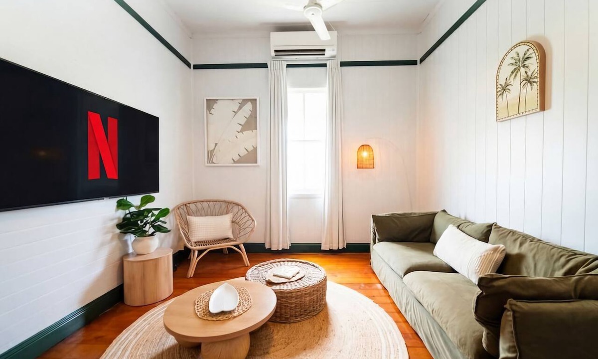 West End House | West End Oasis with Pool amp Entertaining