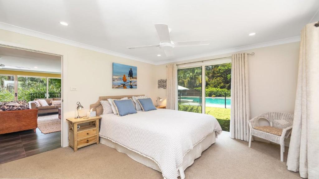 Macmasters Beach House | 'Wirreanda Retreat - Acreage' by HolidayCo