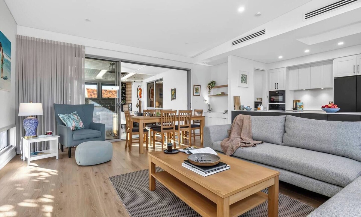 Port Noarlunga House | Witton Breeze Modern Seaside Stay by Jetty and Cafs