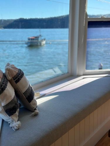 Little Wobby House | Wobby Waters your Little Wobby Waterfront sleeping 8 on the Hawkesbury River