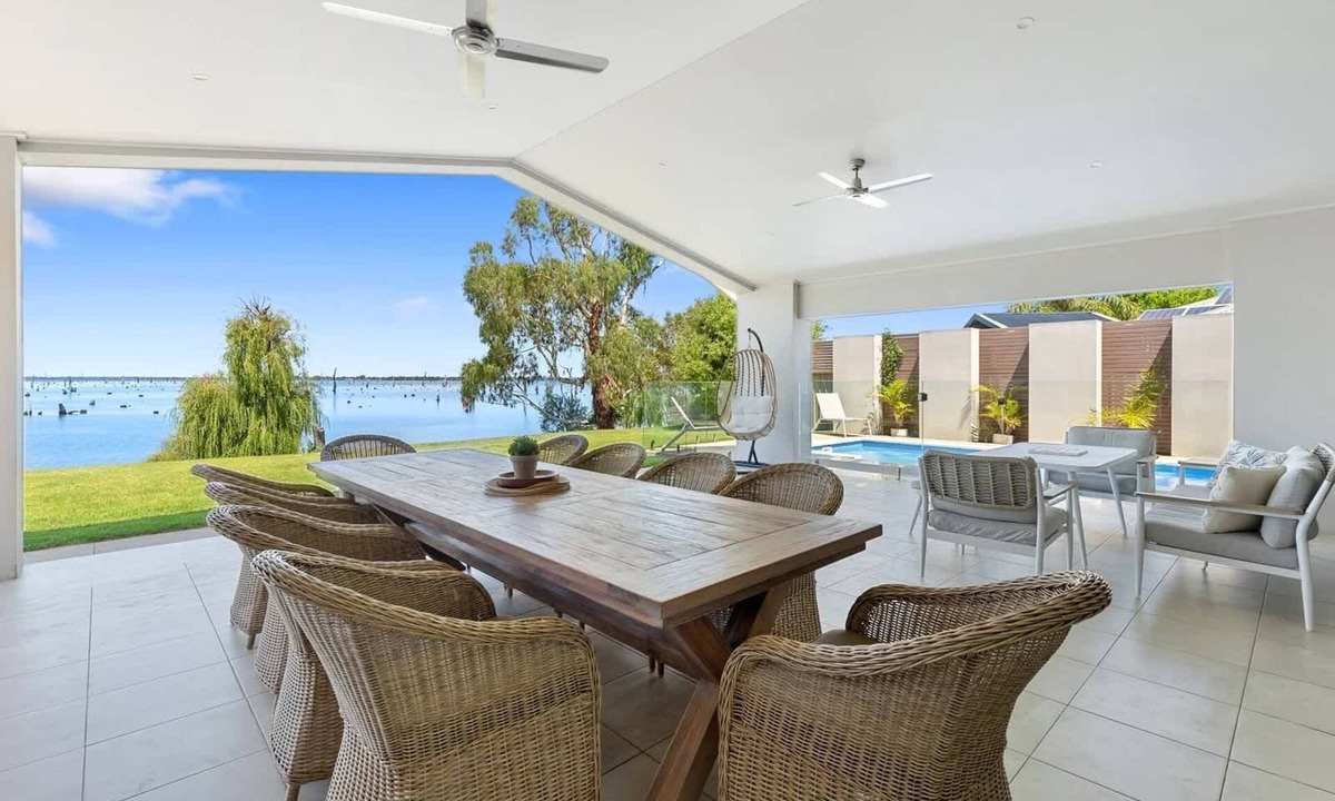 Yarrawonga House | Woodbine Waters - Spring Offer