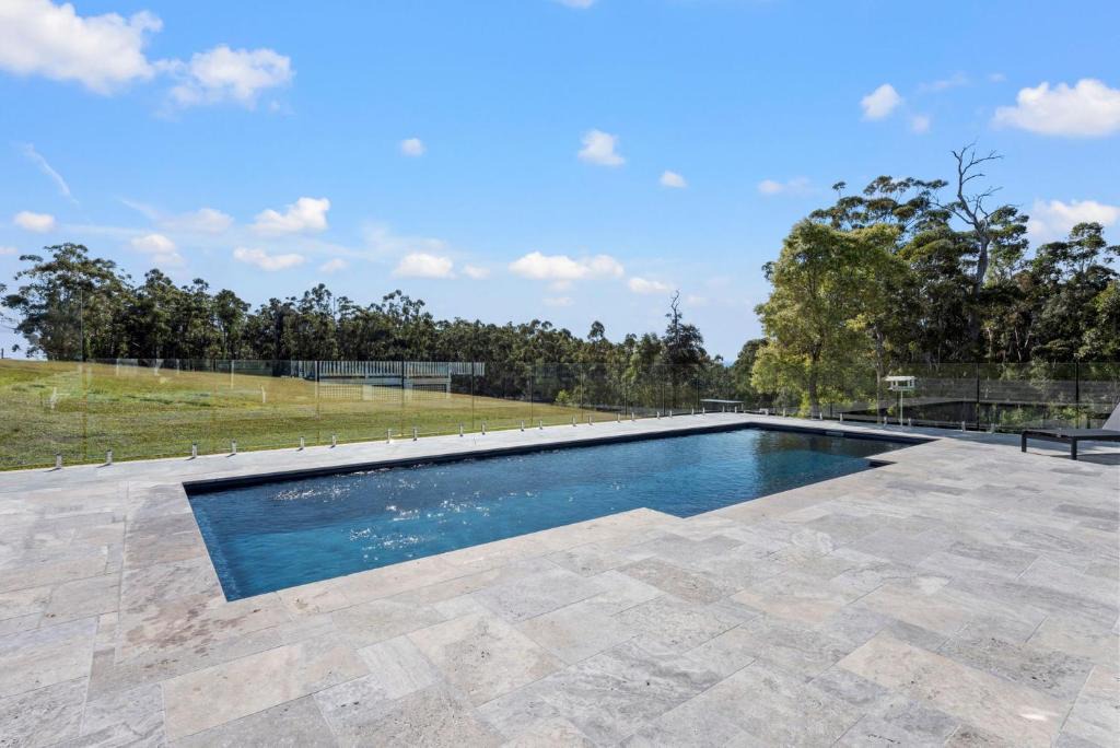Woodstock House | Woodstock Retreat Milton - Private Pool & Wood Fireplace