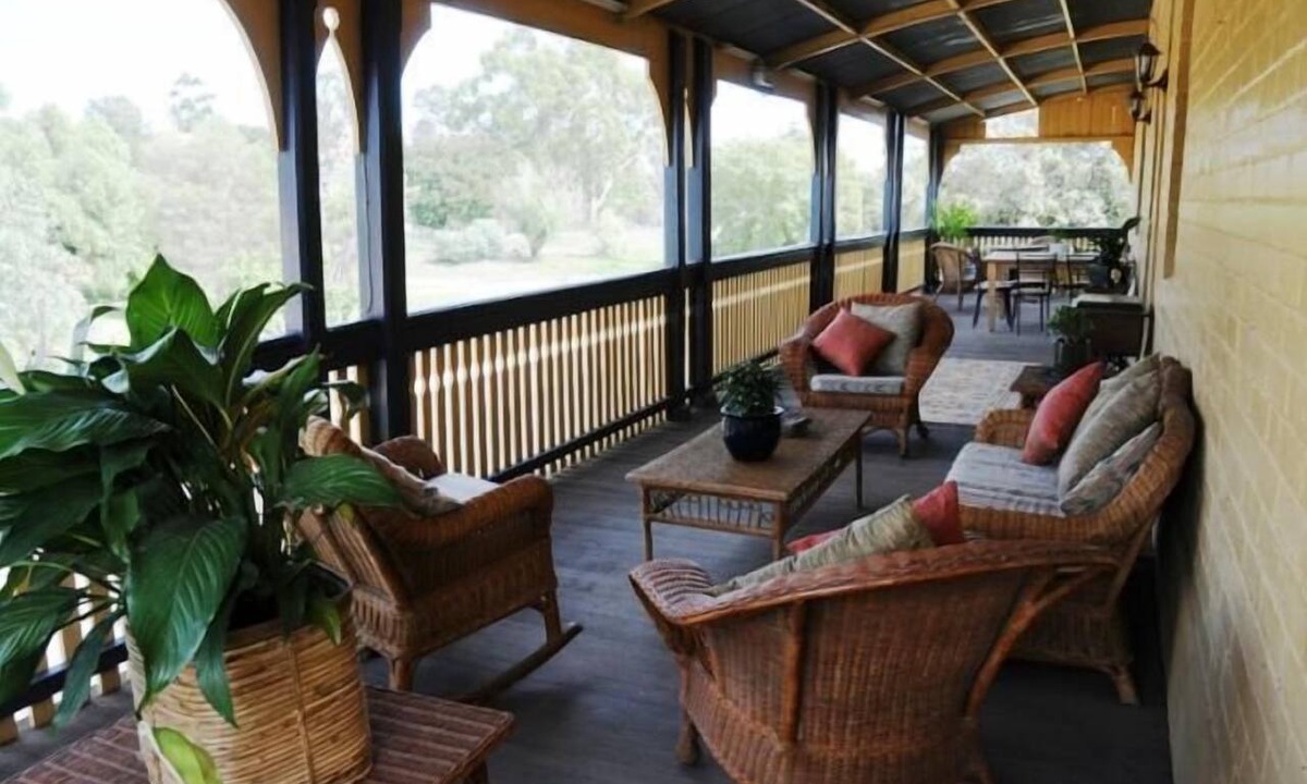 Yea Hotel | Yea Peppercorn Hotel