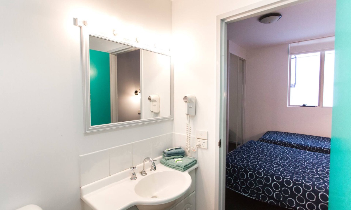 Sullivan's Cove Hostel | YHA Hobart Central