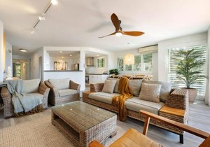 Apartment 3 Surfside - beachfront with ocean views in Byron Bay