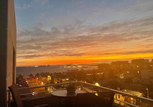 BEAUTIFUL BAY VIEWS Huge 3-bedroom plus Office, Pool, Gym, 2 car spaces and SO MUCH MORE in Melbourne