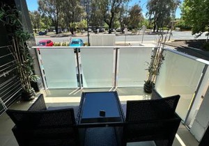 Braddon 1BD - Walk to Tram - Gym - Free Parking in Canberra