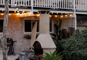 Dreamy coastal escape steps from the sea in Manyana