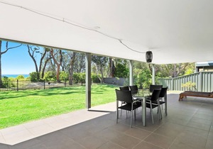 Dune House Vincentia by Book Jervis Bay in Vincentia