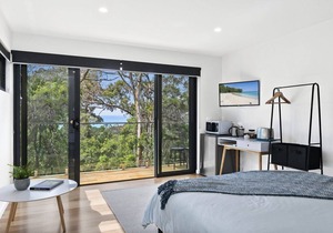 Lorne Hiatus in Lorne