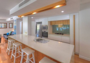 Maggies Beachfront Apt. 10 in Horseshoe Bay