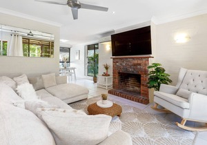 Mudjimba Beach House, sleeps 6, pet friendly in Mudjimba