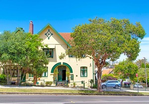 Neutral Bay Lodge in Neutral Bay
