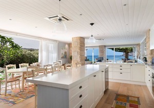 'Norfolk" Absolute Beachfront - Avalon Beach in Avalon Beach