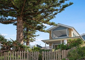 'Norfolk" Absolute Beachfront - Avalon Beach in Avalon Beach