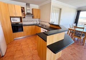 Paragon Apartment 8 - walk to the beach