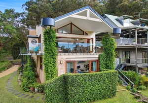 Patonga Views holiday retreat 2 night minimum stay