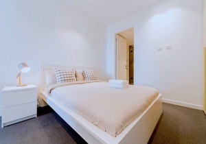 Pride Fawkner Apt Bay-view 5 Free PARKING+POOL Netflix & Foxtel in Melbourne