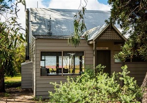 Steamer - 1 Nt(waterfront) in Forge Creek