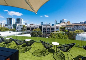 Stylish Room - Enjoy City Views on Rooftop Terrace